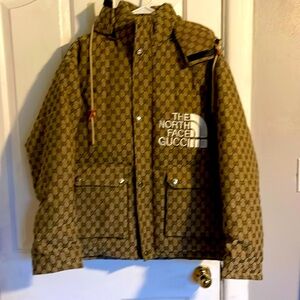 Never worn North face Gucci Puffer jacket size Large